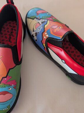 POKEMON BOY'S SHOES SIZE 5 BY GROUNDUP